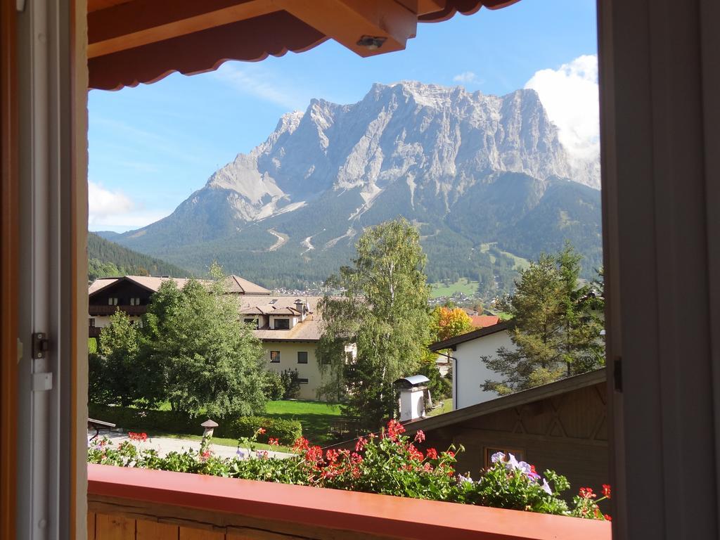 Hotel Tirolerhof Lermoos Pokoj fotografie