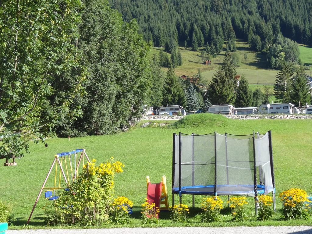 Hotel Tirolerhof Lermoos Pokoj fotografie