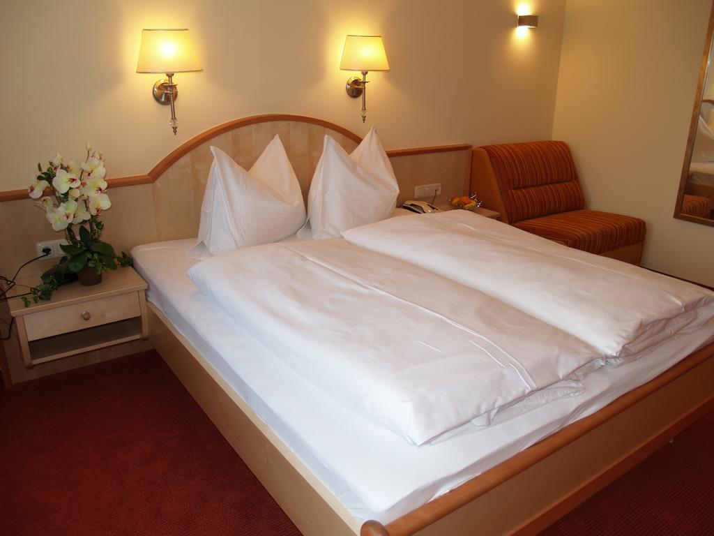 Hotel Tirolerhof Lermoos Pokoj fotografie